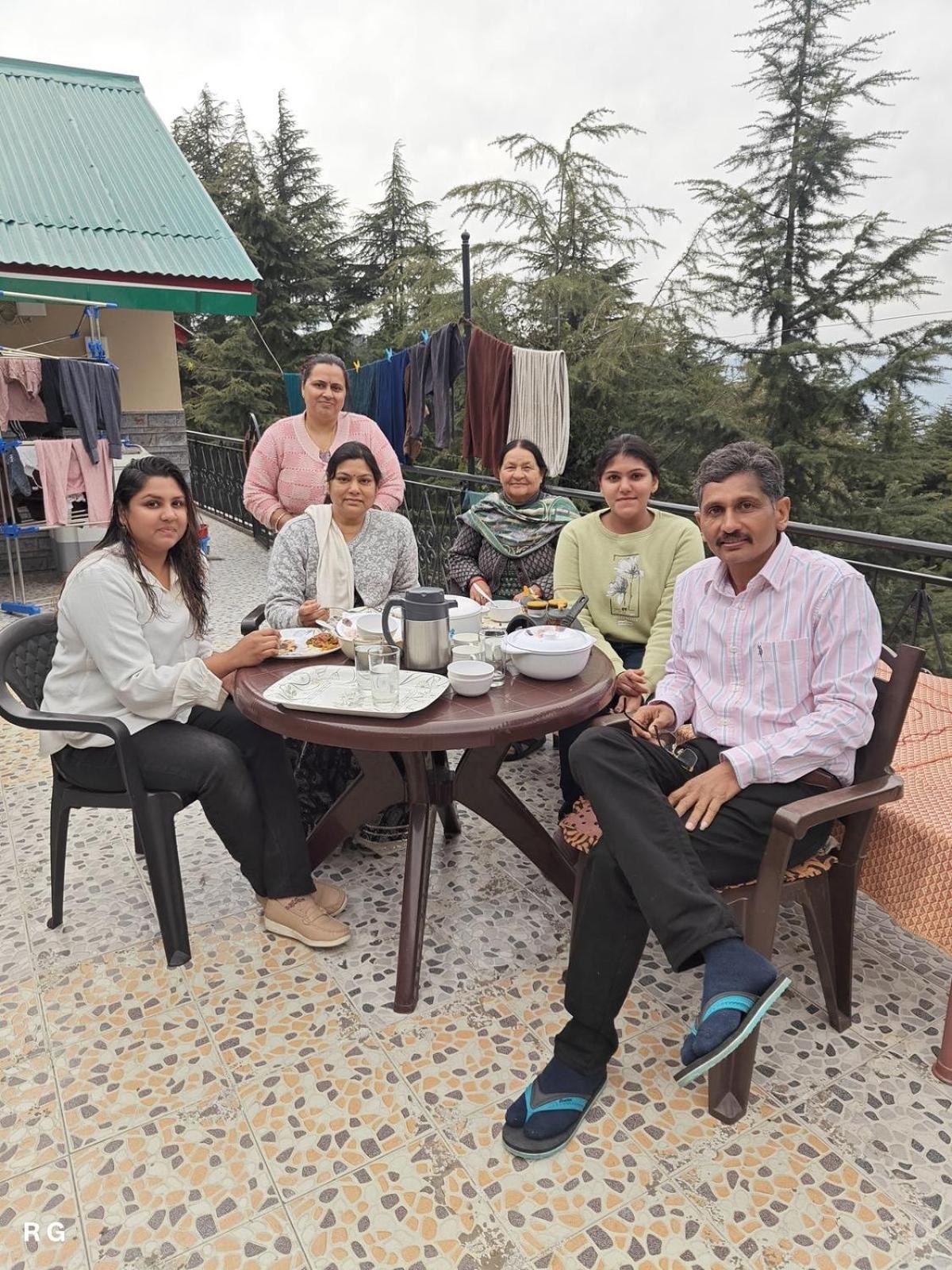 Aditya Homestay Dalhousie Exterior foto